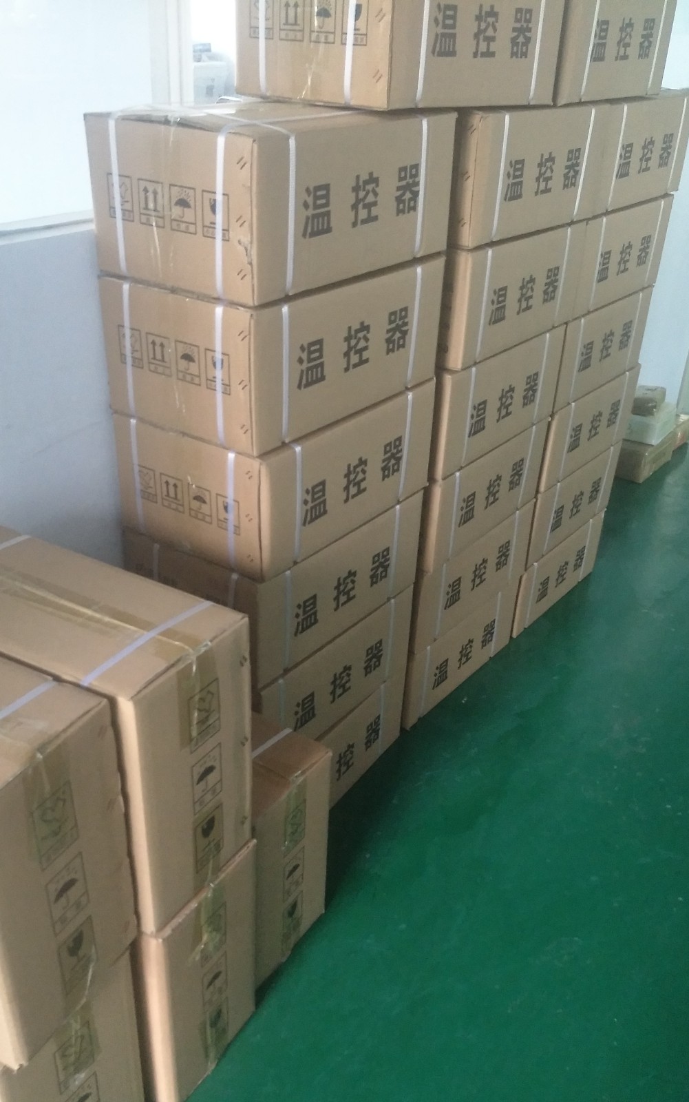 中央空調(diào)盤管溫控器、三速開(kāi)關(guān)