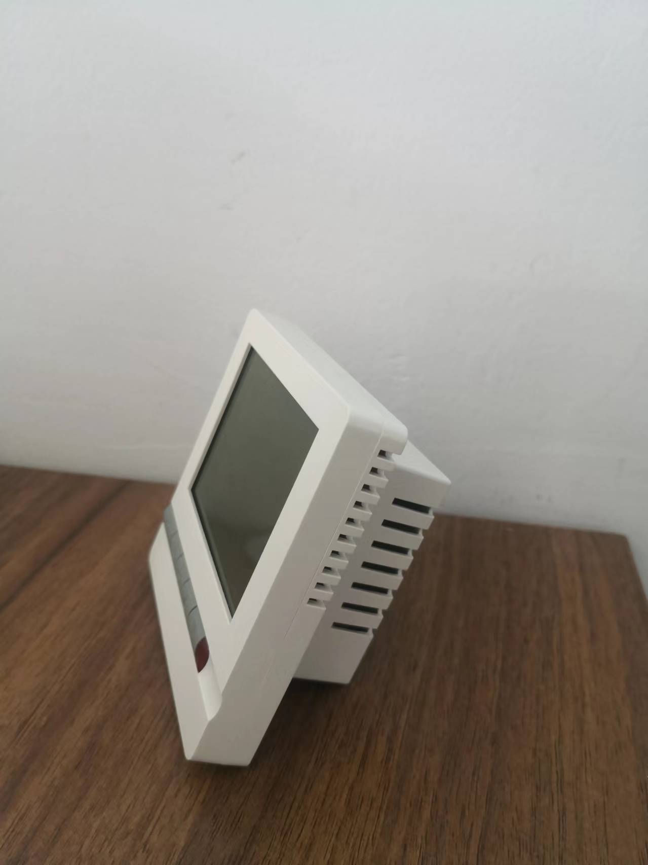 溫控器原理、類(lèi)型及應(yīng)用指南